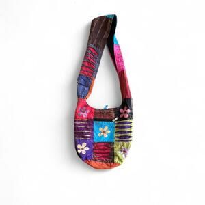 Boho Patchwork Sling Bag – Multicolor Floral Appliqué Crossbody